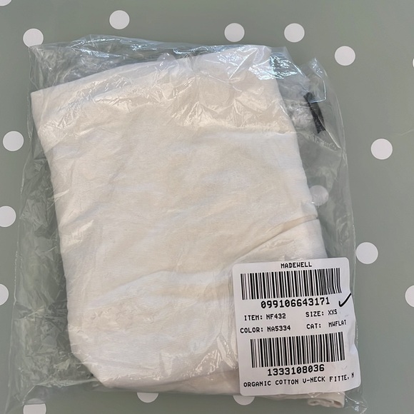 Madewell Organic Cotton V Neck Fitted Tee Shirt NF432 Ivory XXS - Picture 6 of 6